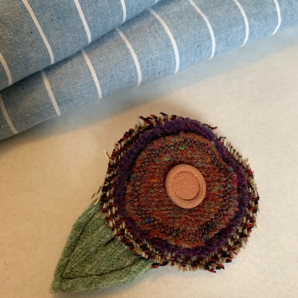 Reversible Tote Bag with removable pin brooch - Picture 9 of 10